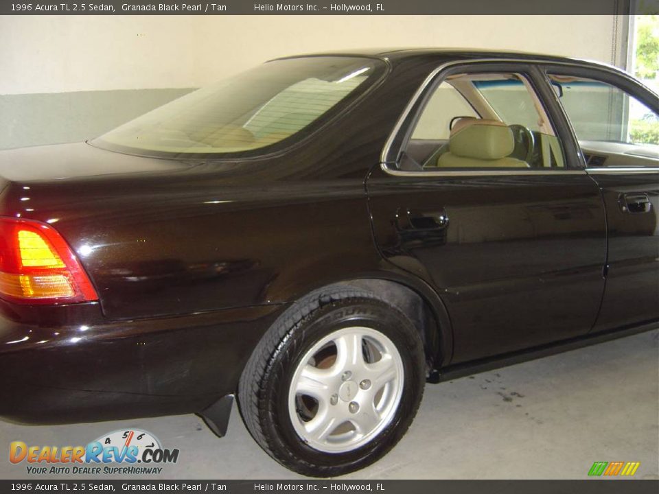 1996 Acura TL 2.5 Sedan Granada Black Pearl / Tan Photo #8