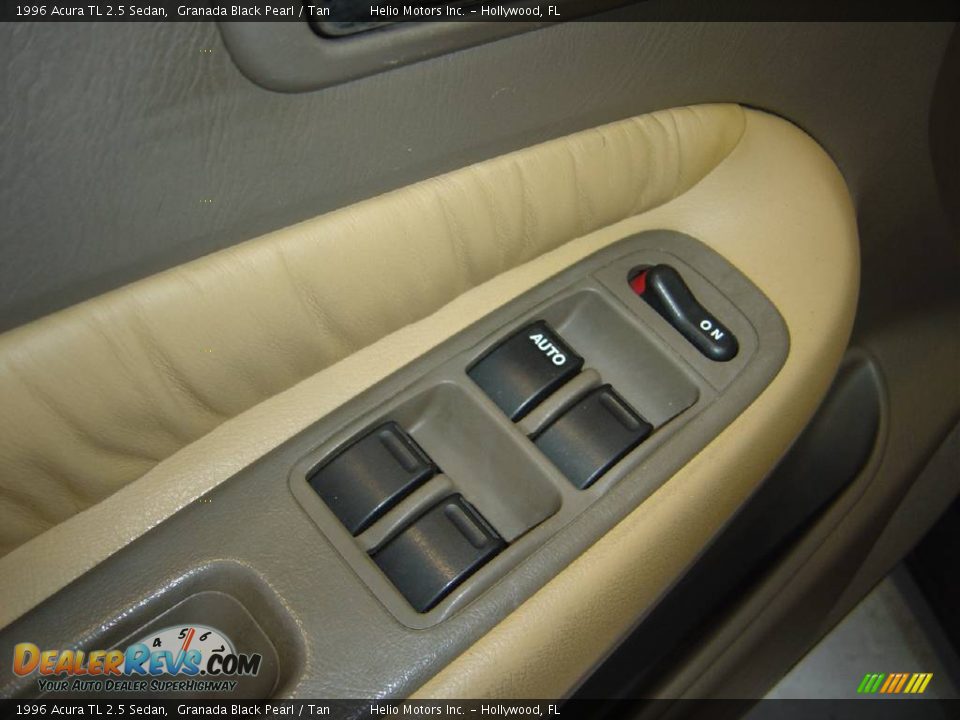 1996 Acura TL 2.5 Sedan Granada Black Pearl / Tan Photo #15