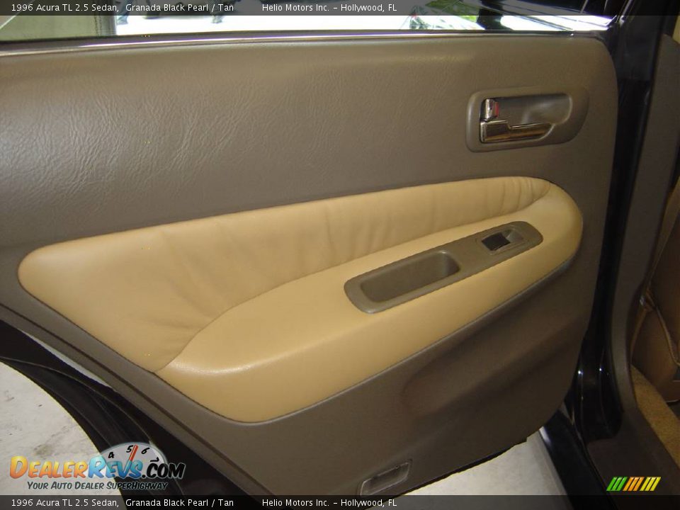1996 Acura TL 2.5 Sedan Granada Black Pearl / Tan Photo #18