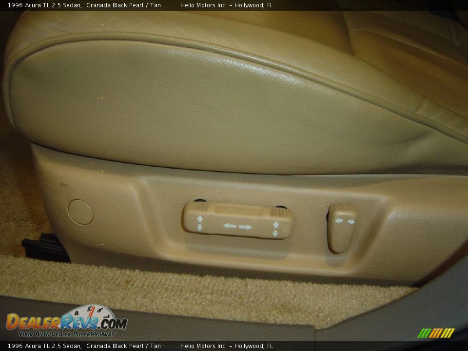 1996 Acura TL 2.5 Sedan Granada Black Pearl / Tan Photo #29