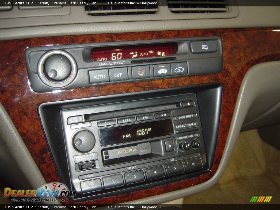 1996 Acura TL 2.5 Sedan Granada Black Pearl / Tan Photo #31