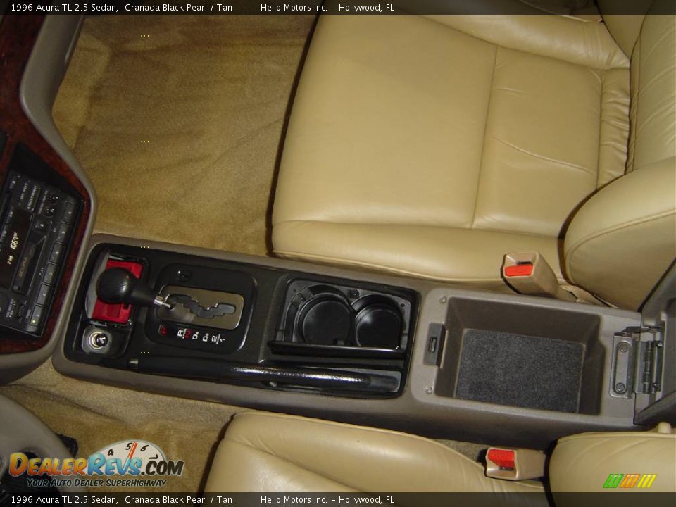 1996 Acura TL 2.5 Sedan Granada Black Pearl / Tan Photo #33