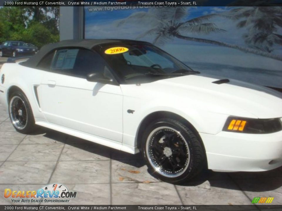 2000 Ford Mustang GT Convertible Crystal White / Medium Parchment Photo #2