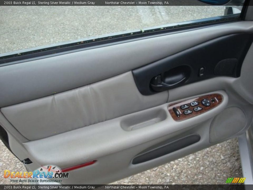 2003 Buick Regal LS Sterling Silver Metallic / Medium Gray Photo #11
