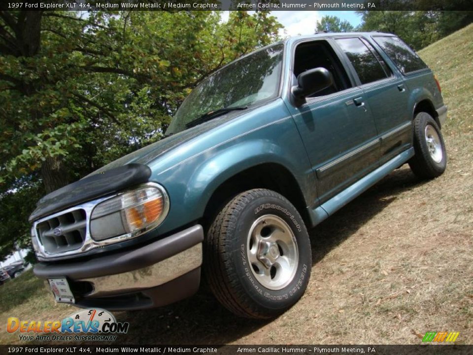 1997 Ford Explorer XLT 4x4 Medium Willow Metallic / Medium Graphite Photo #1