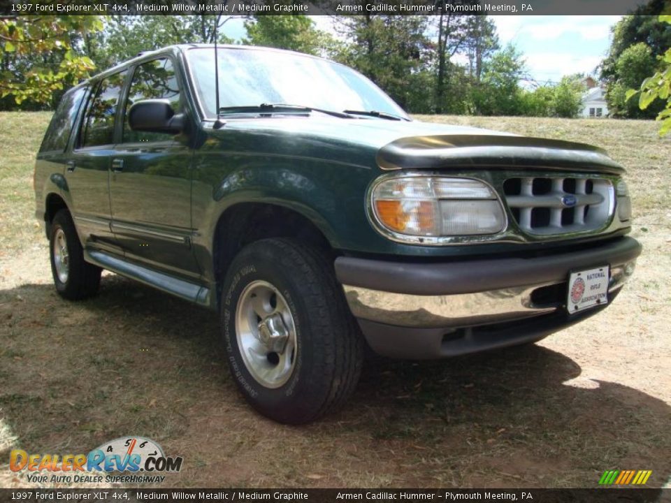 1997 Ford Explorer XLT 4x4 Medium Willow Metallic / Medium Graphite Photo #5
