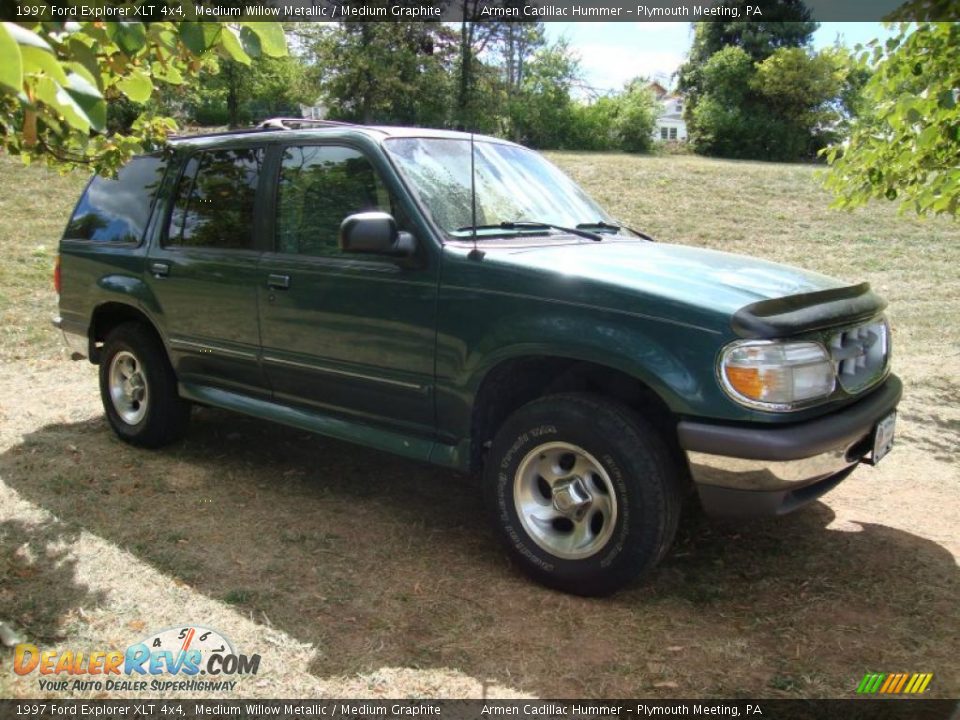 1997 Ford Explorer XLT 4x4 Medium Willow Metallic / Medium Graphite Photo #6