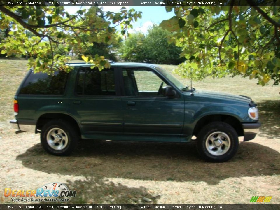 1997 Ford Explorer XLT 4x4 Medium Willow Metallic / Medium Graphite Photo #7
