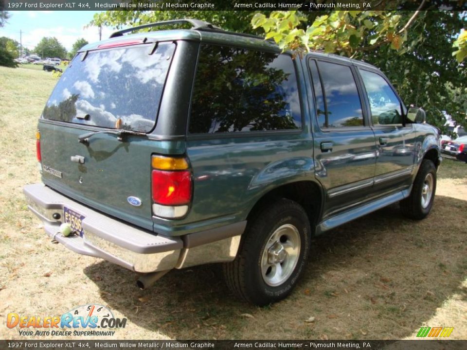 1997 Ford Explorer XLT 4x4 Medium Willow Metallic / Medium Graphite Photo #8