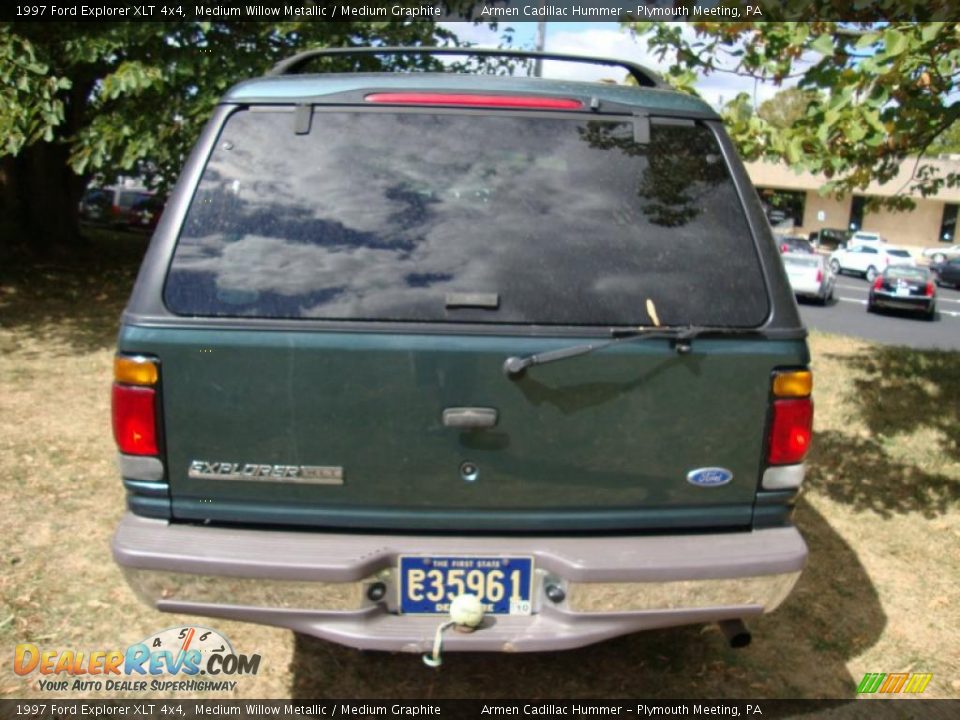 1997 Ford Explorer XLT 4x4 Medium Willow Metallic / Medium Graphite Photo #9