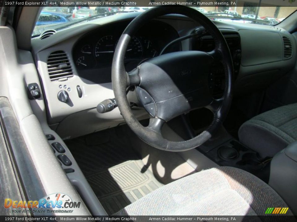 1997 Ford Explorer XLT 4x4 Medium Willow Metallic / Medium Graphite Photo #12