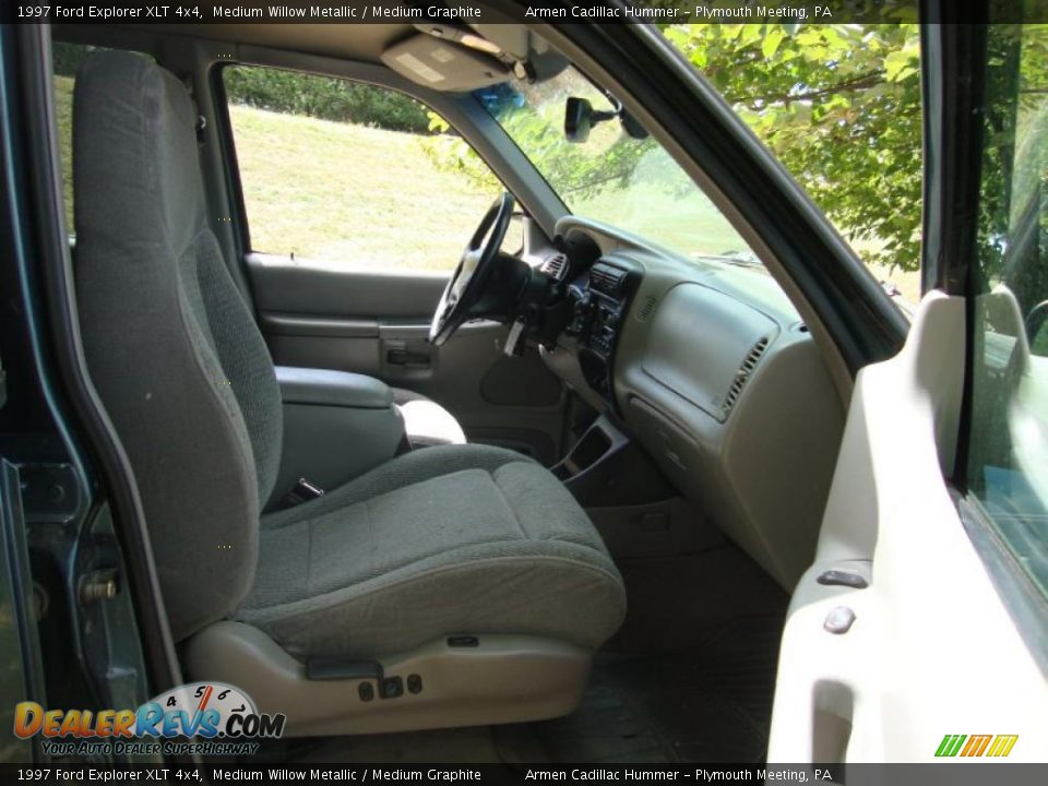 1997 Ford Explorer XLT 4x4 Medium Willow Metallic / Medium Graphite Photo #19