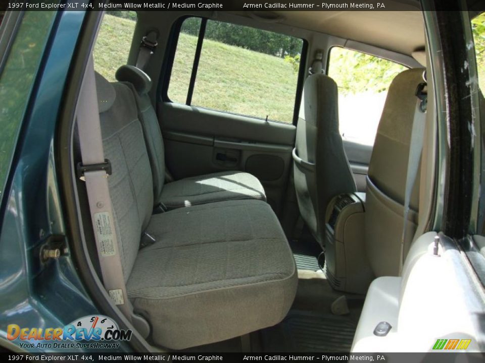 1997 Ford Explorer XLT 4x4 Medium Willow Metallic / Medium Graphite Photo #20