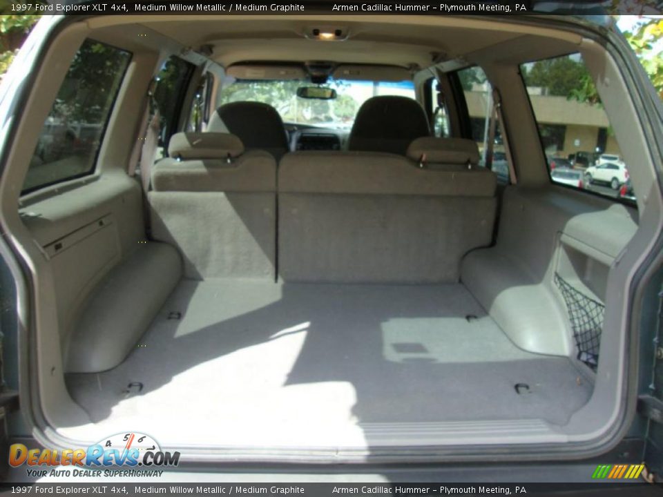 1997 Ford Explorer XLT 4x4 Medium Willow Metallic / Medium Graphite Photo #21