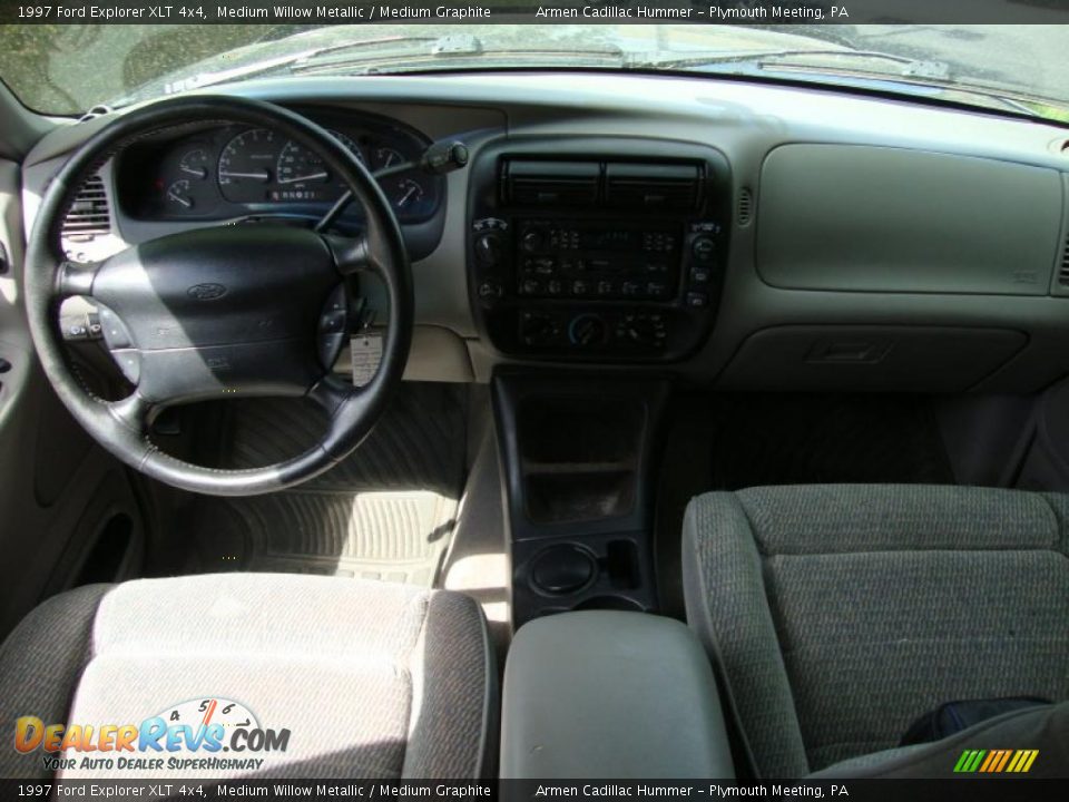 1997 Ford Explorer XLT 4x4 Medium Willow Metallic / Medium Graphite Photo #24