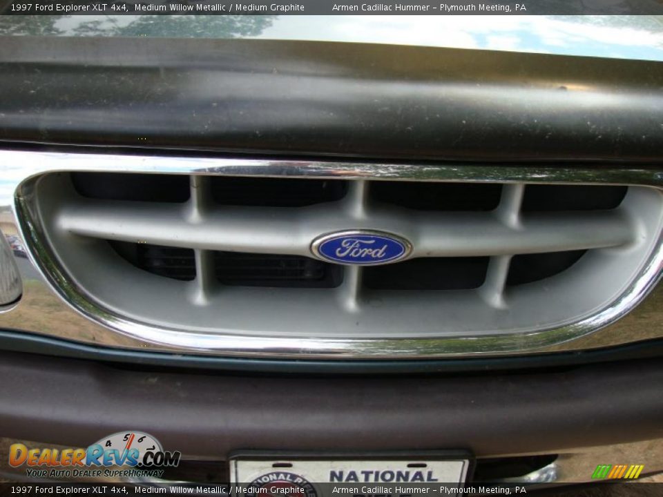 1997 Ford Explorer XLT 4x4 Medium Willow Metallic / Medium Graphite Photo #27