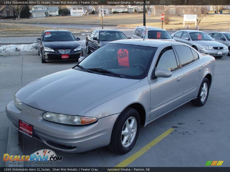 1999 Oldsmobile Alero GL Sedan Silver Mist Metallic / Pewter Gray Photo #2