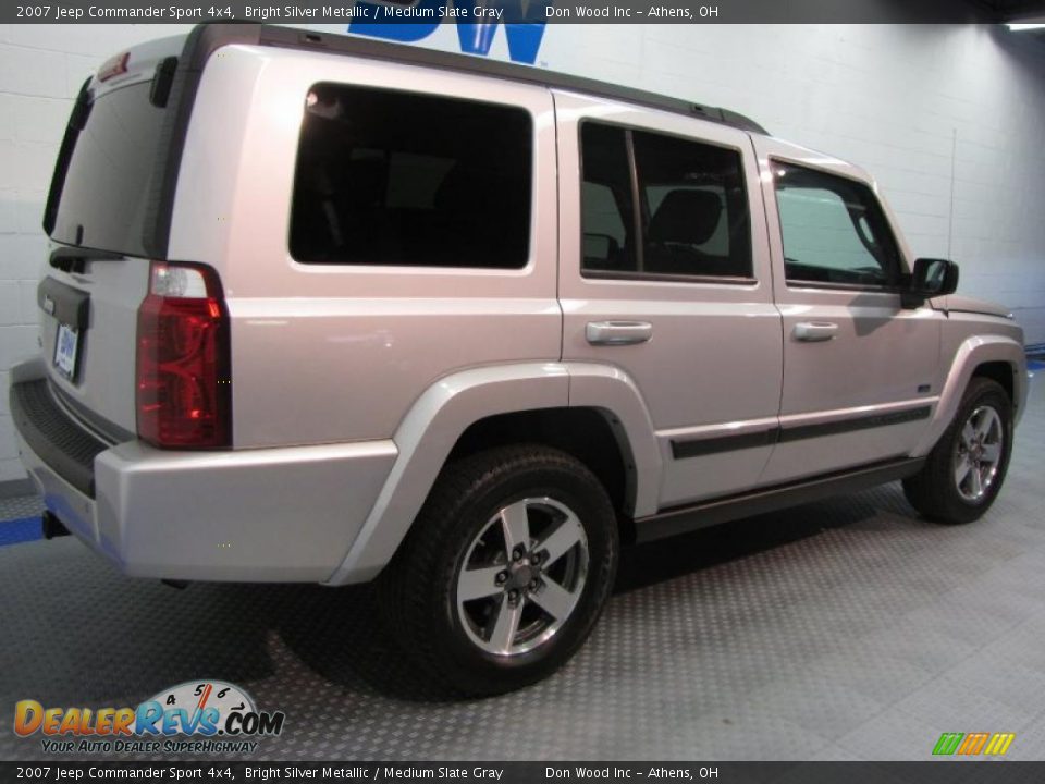 2007 Jeep Commander Sport 4x4 Bright Silver Metallic / Medium Slate Gray Photo #4