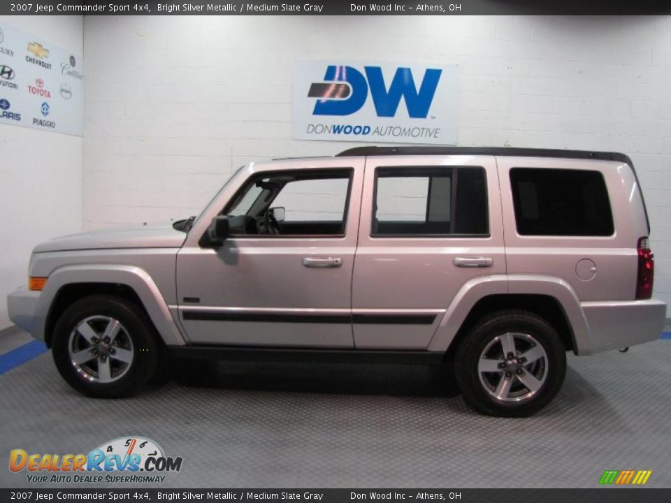 2007 Jeep Commander Sport 4x4 Bright Silver Metallic / Medium Slate Gray Photo #5