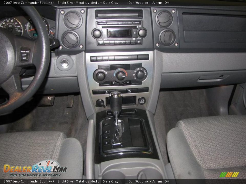 2007 Jeep Commander Sport 4x4 Bright Silver Metallic / Medium Slate Gray Photo #10
