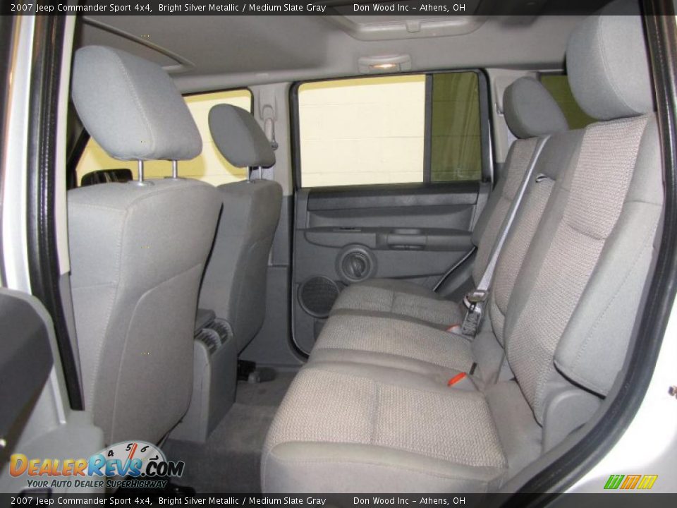 2007 Jeep Commander Sport 4x4 Bright Silver Metallic / Medium Slate Gray Photo #13