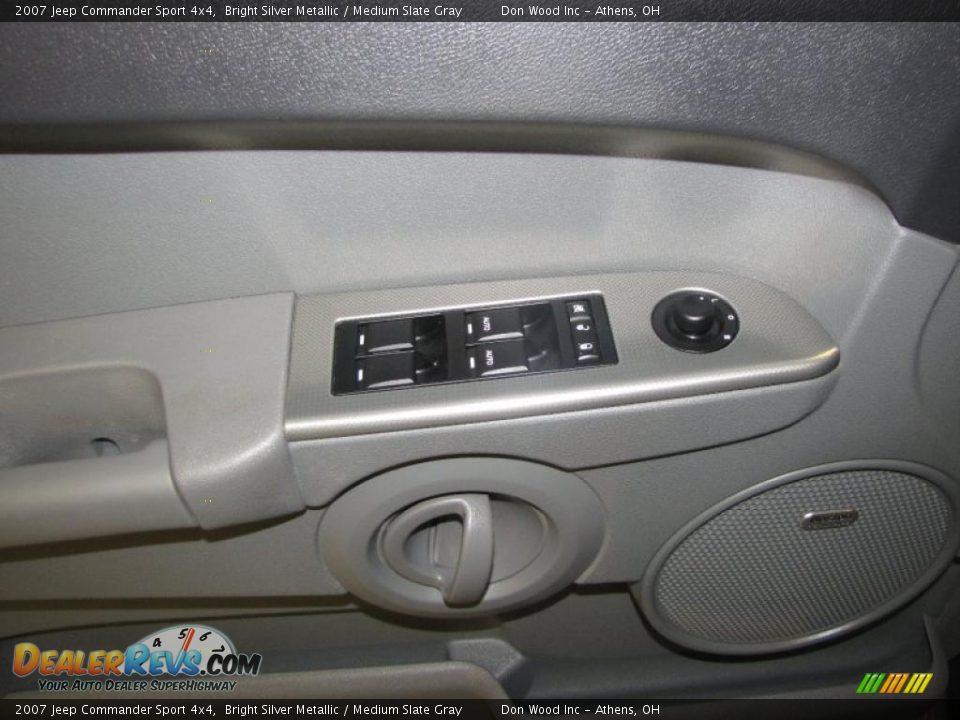 2007 Jeep Commander Sport 4x4 Bright Silver Metallic / Medium Slate Gray Photo #16