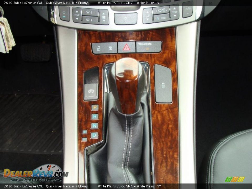 2010 Buick LaCrosse CXL Quicksilver Metallic / Ebony Photo #17