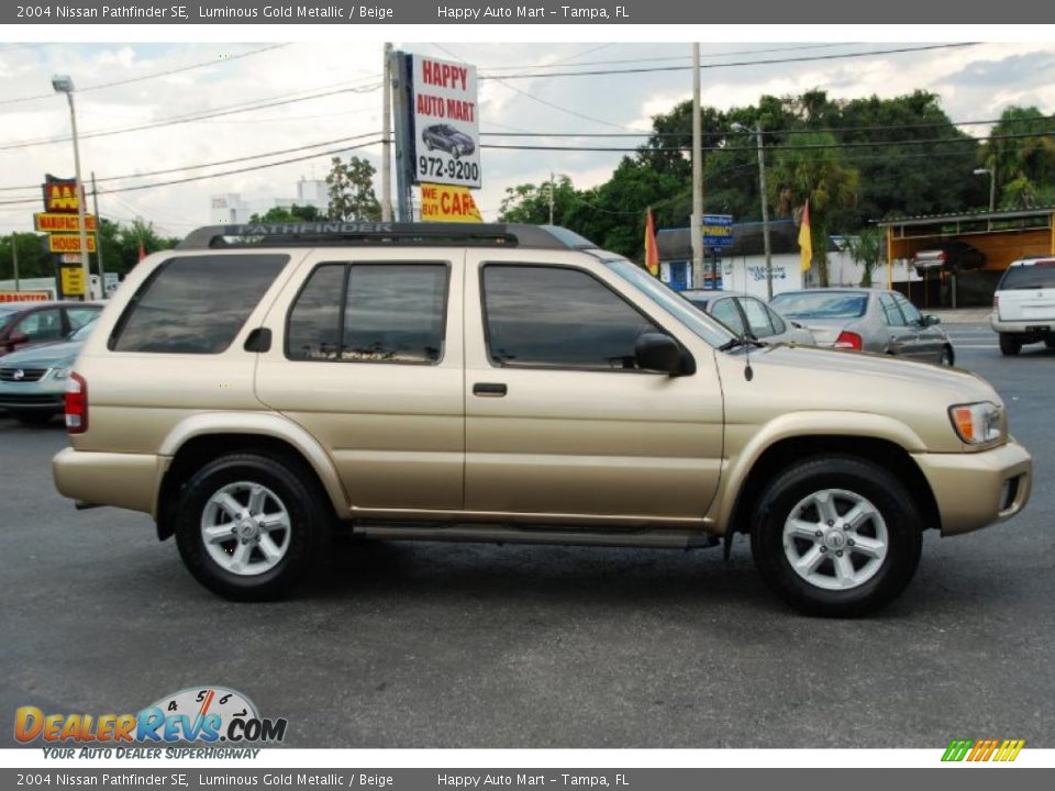 2004 Nissan Pathfinder SE Luminous Gold Metallic / Beige Photo #5