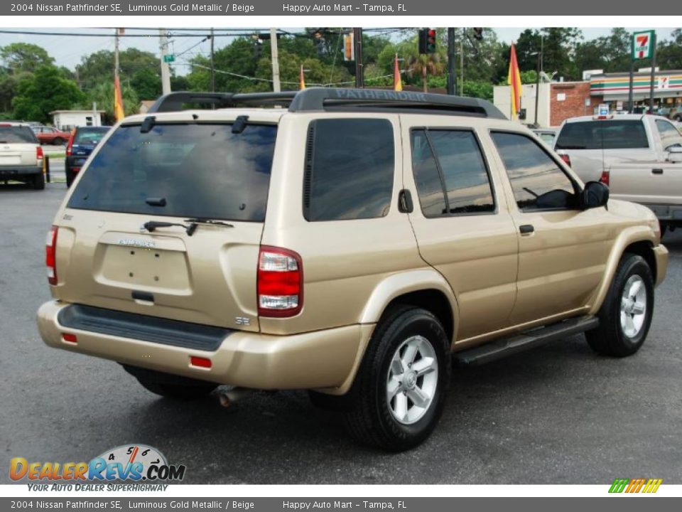 2004 Nissan Pathfinder SE Luminous Gold Metallic / Beige Photo #7