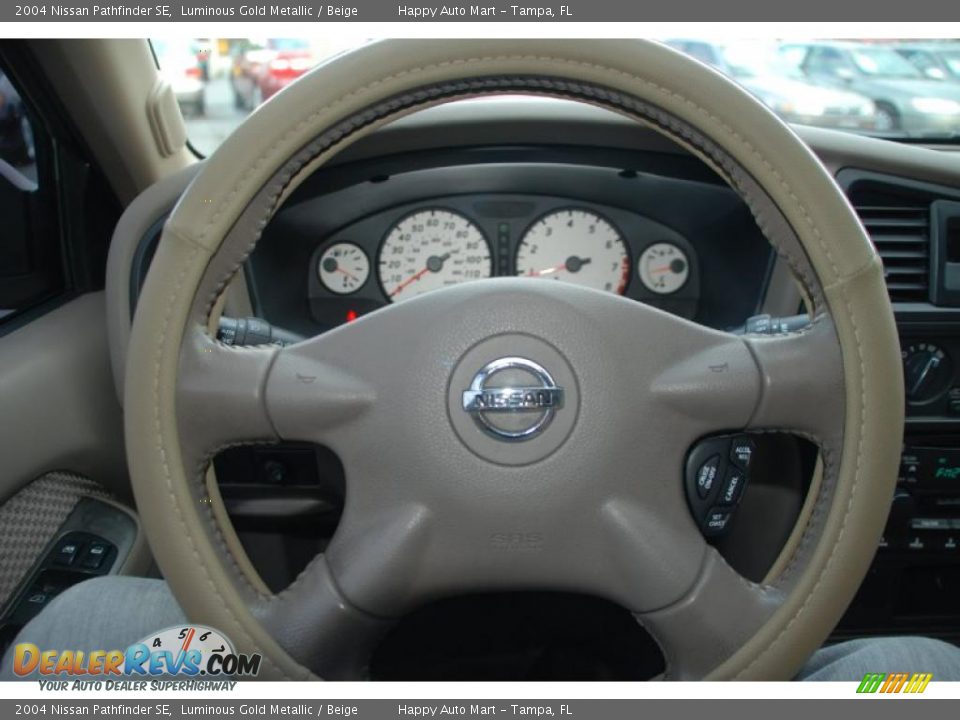 2004 Nissan Pathfinder SE Luminous Gold Metallic / Beige Photo #11