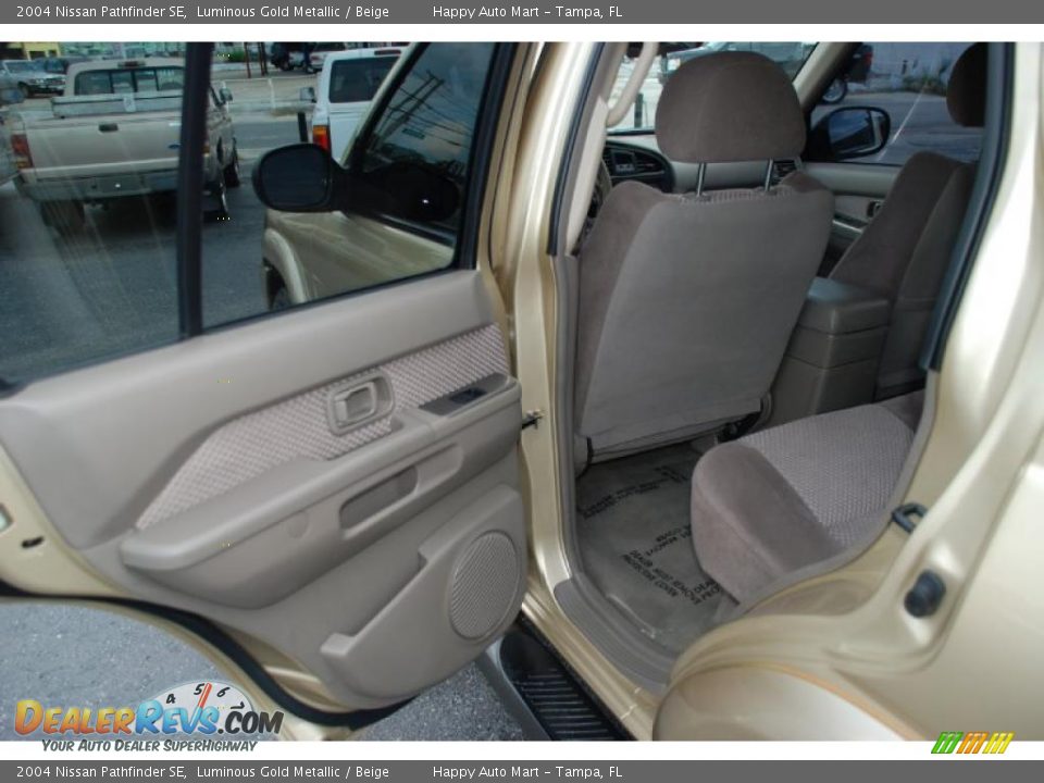 2004 Nissan Pathfinder SE Luminous Gold Metallic / Beige Photo #21