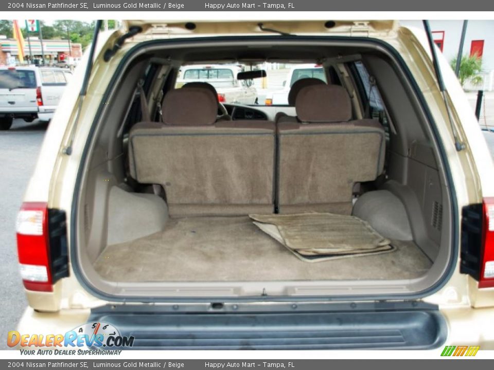 2004 Nissan Pathfinder SE Luminous Gold Metallic / Beige Photo #27