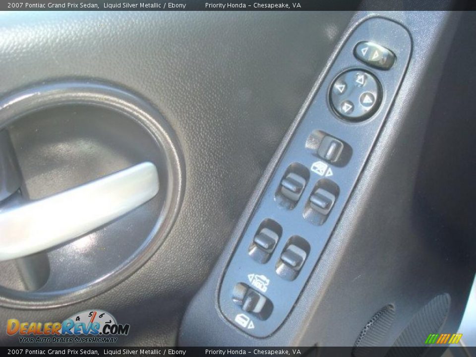 2007 Pontiac Grand Prix Sedan Liquid Silver Metallic / Ebony Photo #13