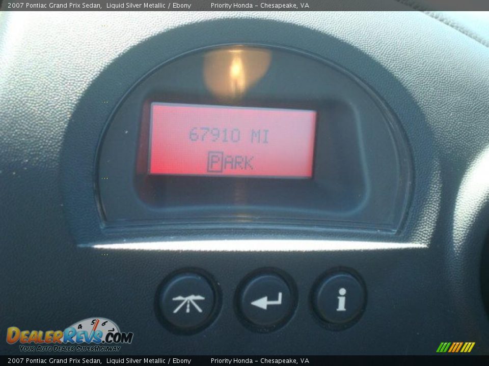 2007 Pontiac Grand Prix Sedan Liquid Silver Metallic / Ebony Photo #15