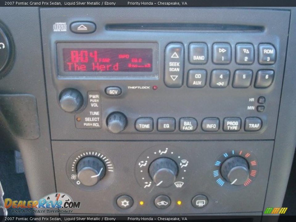 2007 Pontiac Grand Prix Sedan Liquid Silver Metallic / Ebony Photo #16