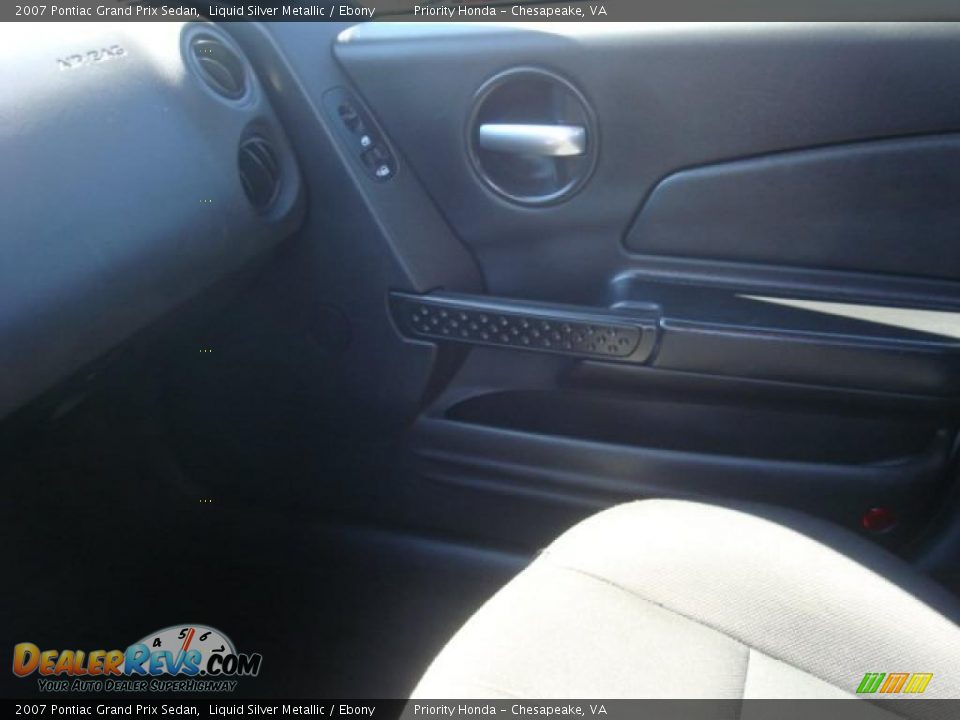2007 Pontiac Grand Prix Sedan Liquid Silver Metallic / Ebony Photo #18
