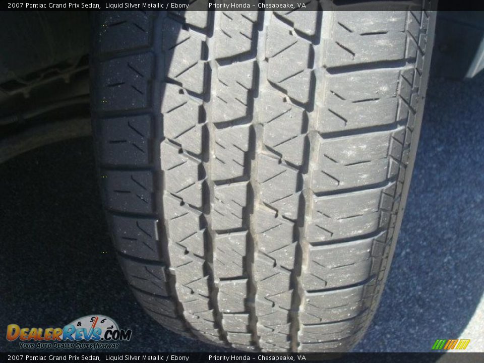 2007 Pontiac Grand Prix Sedan Liquid Silver Metallic / Ebony Photo #19