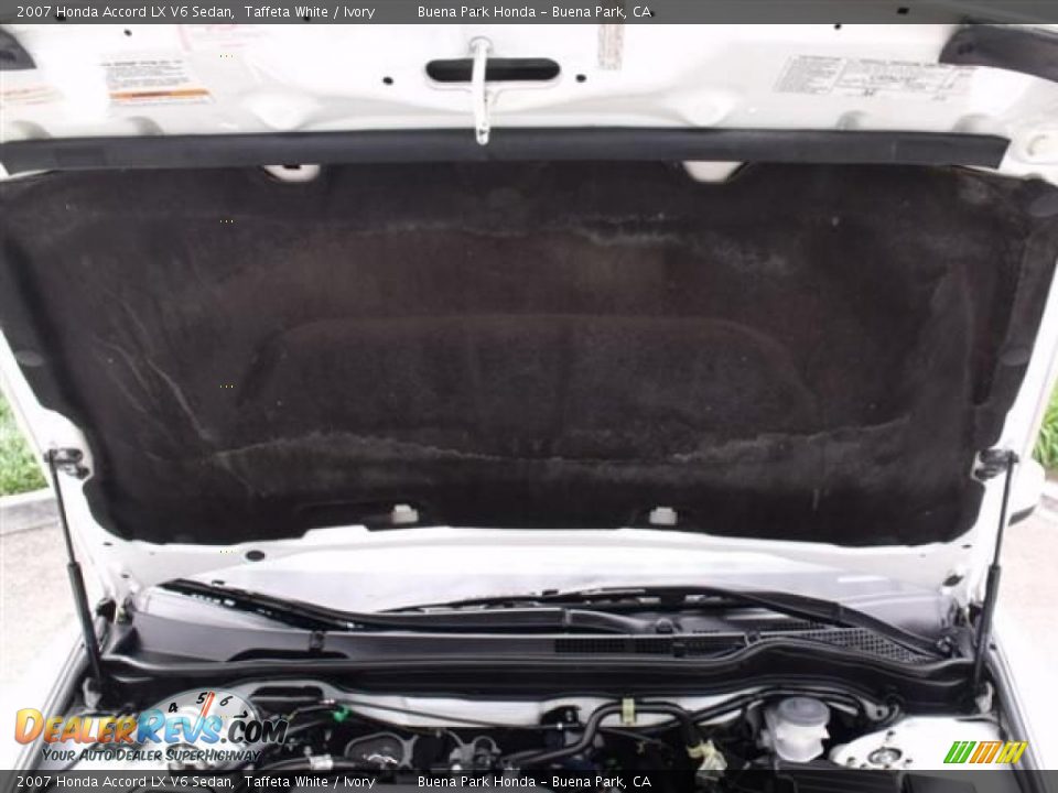 2007 Honda Accord LX V6 Sedan Taffeta White / Ivory Photo #32