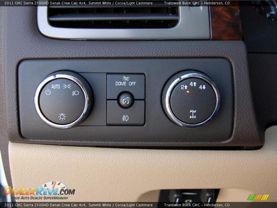 2011 GMC Sierra 2500HD Denali Crew Cab 4x4 Summit White / Cocoa/Light Cashmere Photo #31