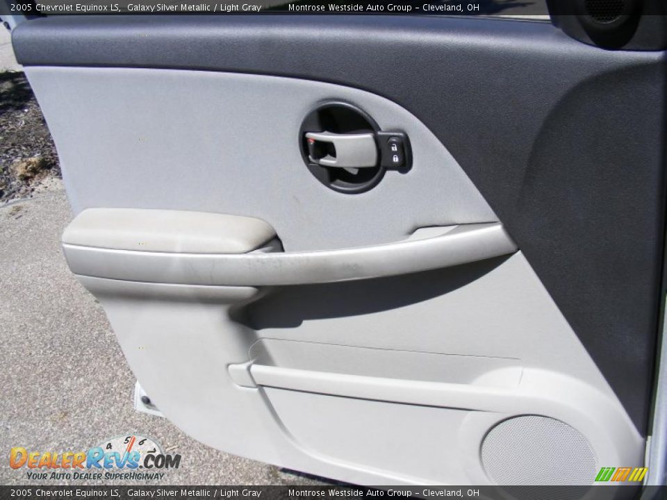 2005 Chevrolet Equinox LS Galaxy Silver Metallic / Light Gray Photo #24