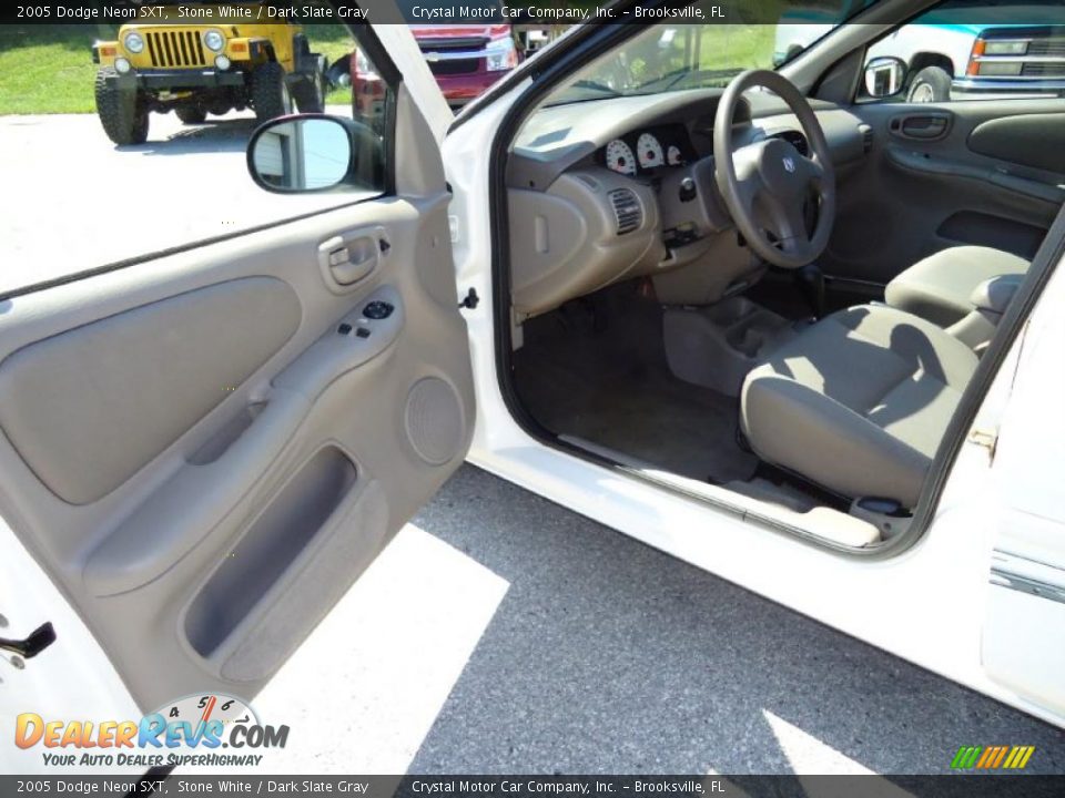 2005 Dodge Neon SXT Stone White / Dark Slate Gray Photo #4