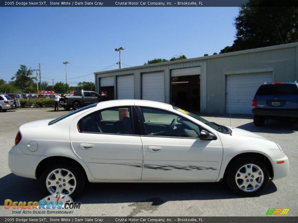 2005 Dodge Neon SXT Stone White / Dark Slate Gray Photo #14