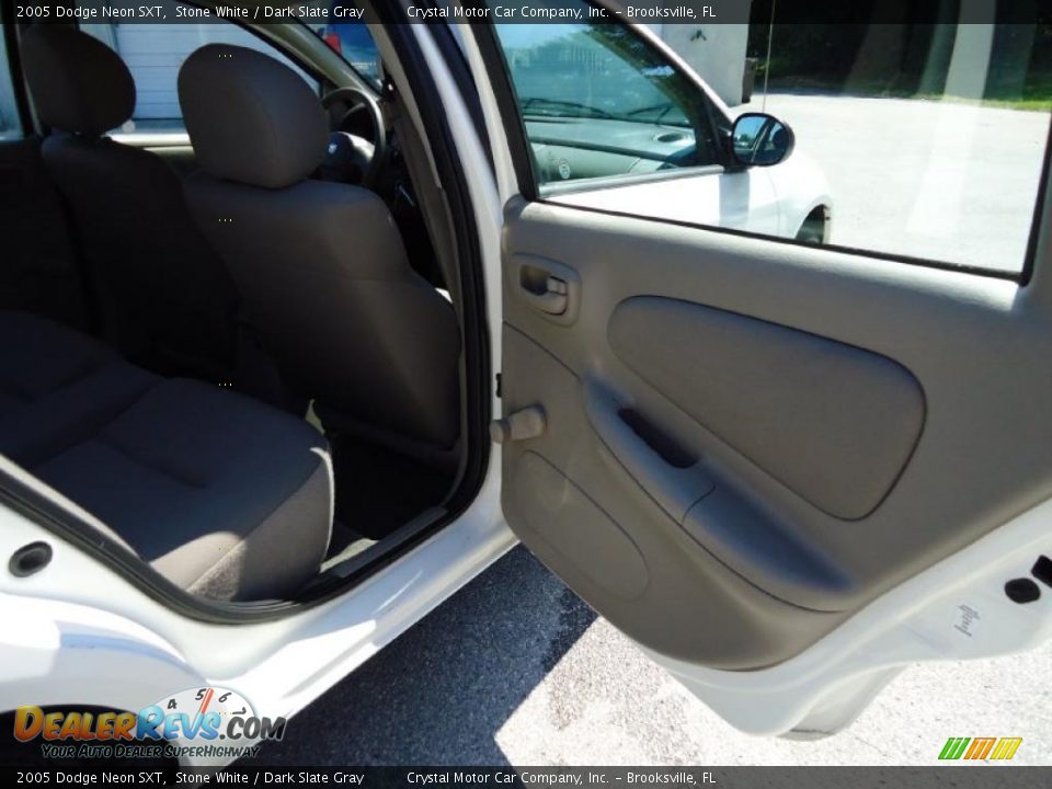 2005 Dodge Neon SXT Stone White / Dark Slate Gray Photo #16