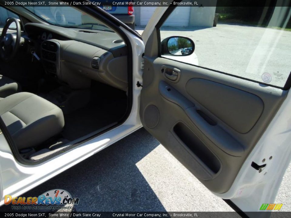 2005 Dodge Neon SXT Stone White / Dark Slate Gray Photo #19
