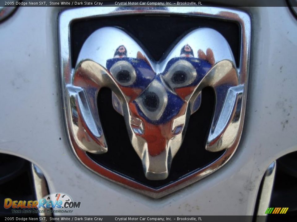 2005 Dodge Neon SXT Stone White / Dark Slate Gray Photo #23