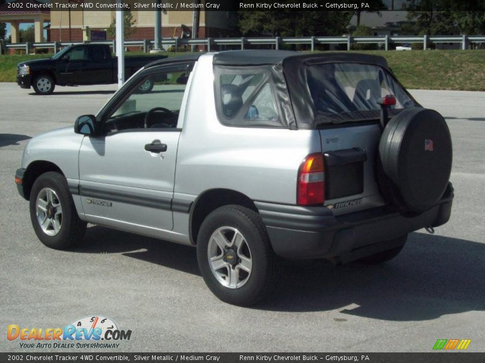 2002 Chevrolet Tracker 4WD Convertible Silver Metallic / Medium Gray Photo #2