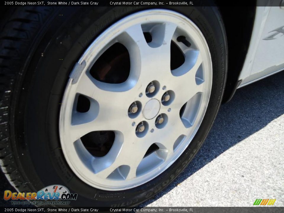 2005 Dodge Neon SXT Stone White / Dark Slate Gray Photo #25