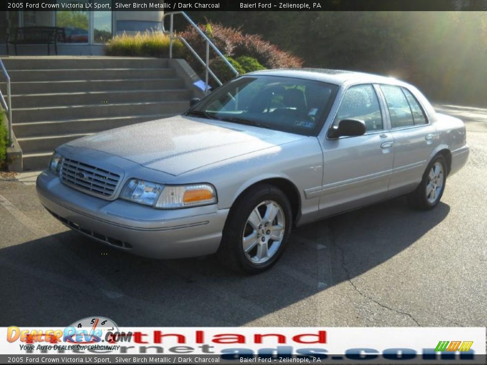 2005 Ford Crown Victoria LX Sport Silver Birch Metallic / Dark Charcoal Photo #2