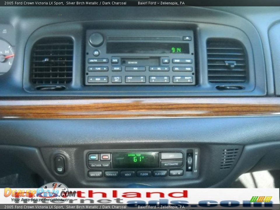 2005 Ford Crown Victoria LX Sport Silver Birch Metallic / Dark Charcoal Photo #17