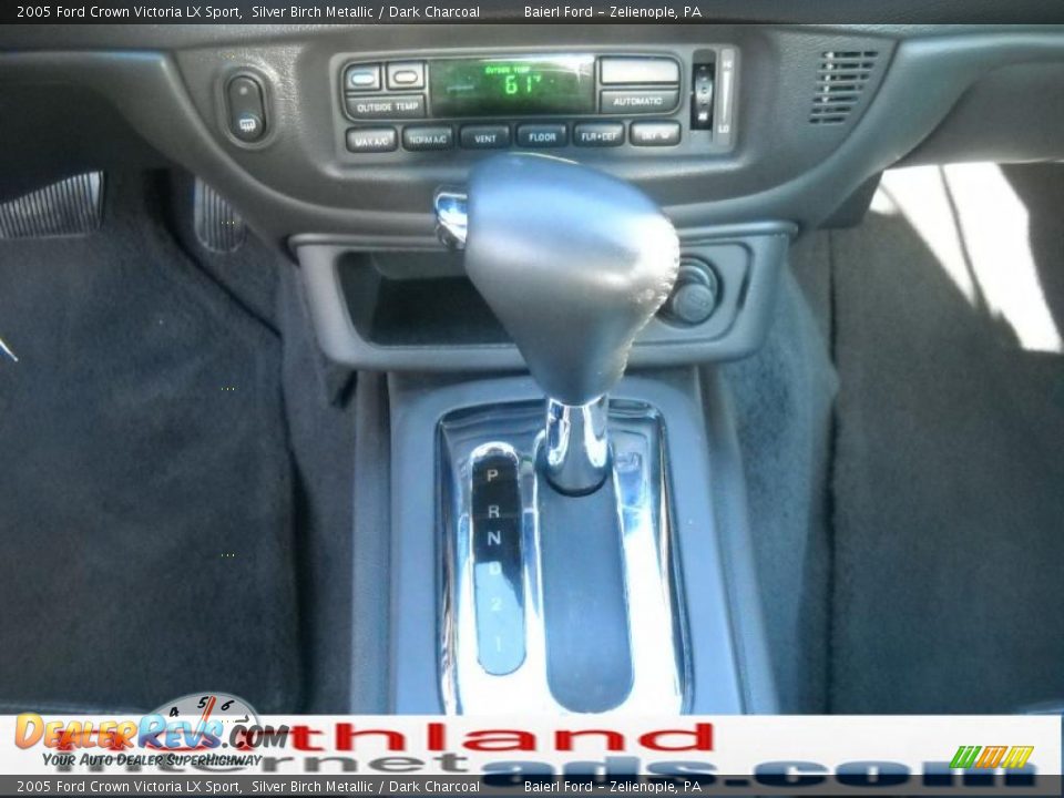 2005 Ford Crown Victoria LX Sport Silver Birch Metallic / Dark Charcoal Photo #18